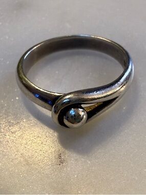 .925 Sterling Silver Ball Accent Women's Ring
